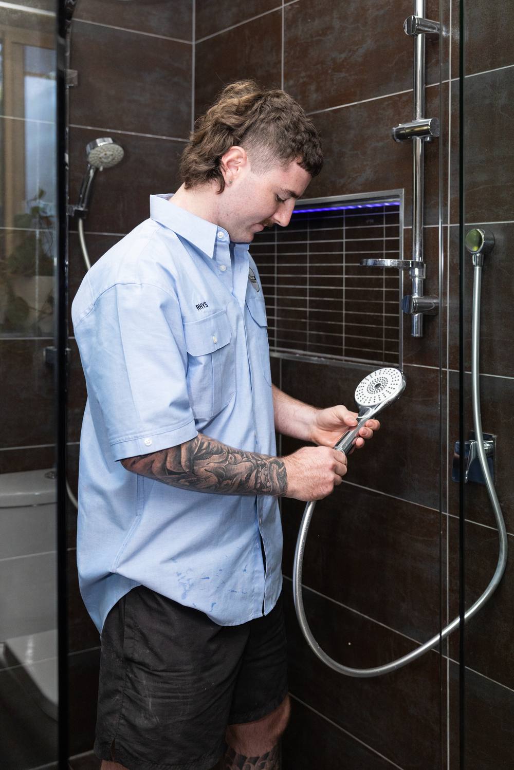 Toilet cistern repair